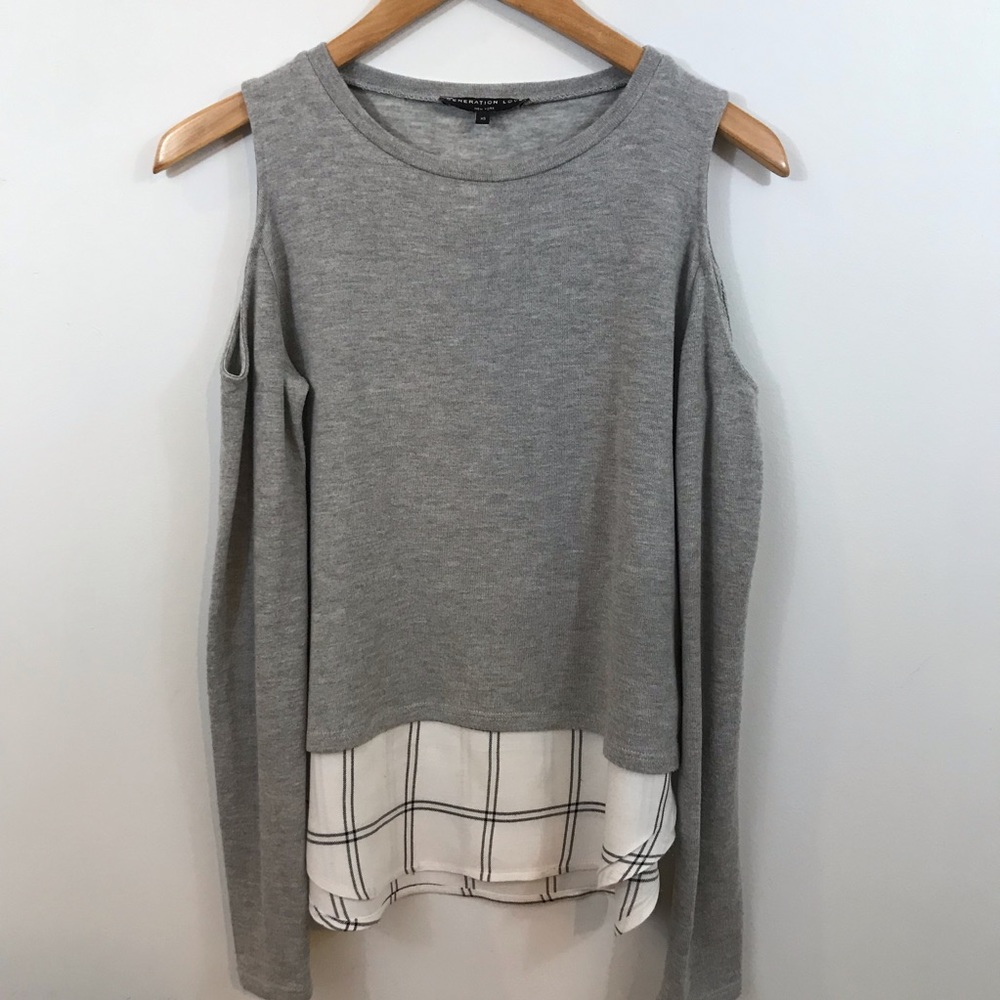 💸 3 for $30 💸 Cold-shoulder sweater + plaid